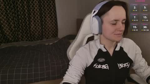 luna_loveeee online show from 10, 4, 2026