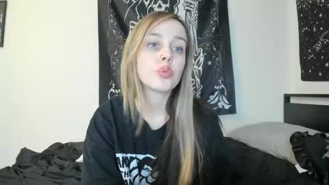 Luna online show from 4, 11, 2025