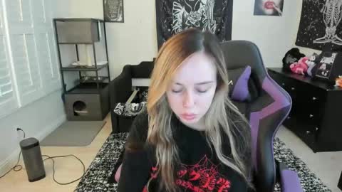 Luna online show from 7, 1, 2026