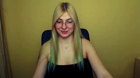 Luna online show from 4, 2, 2025