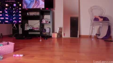 Luna Luuvz online show from 22, 9, 2025