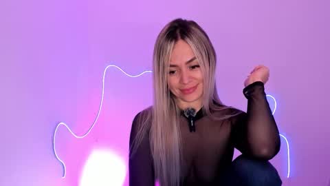 Snapshot of luna_marquez_ chatting on 25, 11, 2025 Luna Marquez online show from 25, 11, 2025