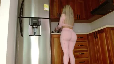 Snapshot of luna_marquez_ chatting on 15, 1, 2026 Luna Marquez online show from 15, 1, 2026