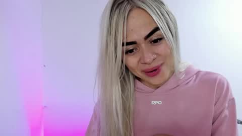 Snapshot of luna_marquez_ chatting on 15, 5, 2026 Luna Marquez online show from 15, 5, 2026