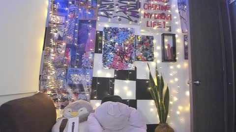 LUNA MCCOY online show from 22, 1, 2025