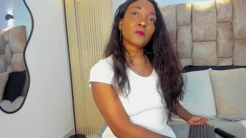 Snapshot of luna_moretti chatting on 16, 9, 2025 luna moretti online show from 16, 9, 2025