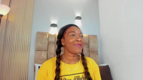 Snapshot of luna_moretti chatting on 20, 9, 2025 luna moretti online show from 20, 9, 2025
