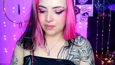 MISS LUNA  online show from 3, 2, 2025