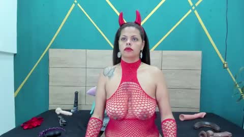 Luna online show from 4, 2, 2025