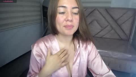 Live 1000pm 600am COLOMBIAN HOUR online show from 4, 10, 2025