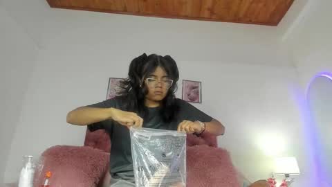 luna_velveth1 online show from 2, 2, 2026