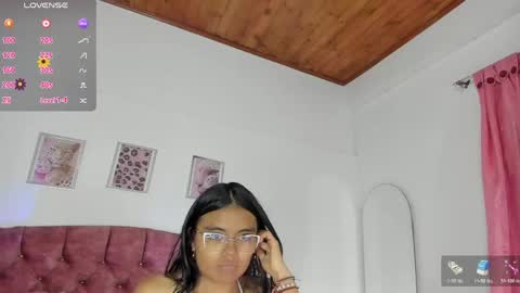 luna_velveth1 online show from 12, 4, 2026