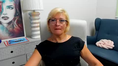 Snapshot of luna_xfantasy chatting on 7, 7, 2026 L u n a online show from 7, 7, 2026