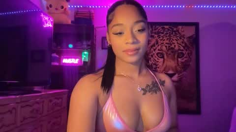 Snapshot of lunaa_11 chatting on 30, 4, 2026 lunaa_11 online show from 30, 4, 2026