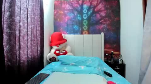 Snapshot of lunaa_mayerr chatting on 31, 7, 2026 lunaa mayer online show from 31, 7, 2026