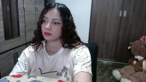 Snapshot of lunaa_sub chatting on 17, 5, 2026 lunaa_sub online show from 17, 5, 2026