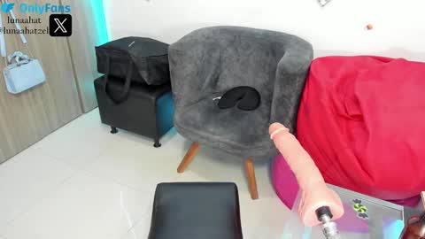 Luna Hatzel online show from 15, 1, 2025