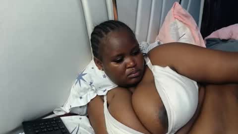 lunabloom01 online show from 9, 10, 2025