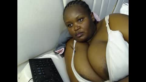 lunabloom01 online show from 7, 2, 2026