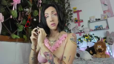 Snapshot of lunacristal_moon chatting on 9, 12, 2024 lunacristal_moon online show from 9, 12, 2024