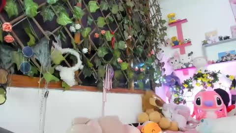 Snapshot of lunacristal_moon chatting on 10, 1, 2025 lunacristal_moon online show from 10, 1, 2025