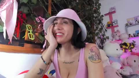 Snapshot of lunacristal_moon chatting on 20, 2, 2025 lunacristal_moon online show from 20, 2, 2025