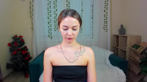 lunadairy1_ online show from 14, 1, 2026