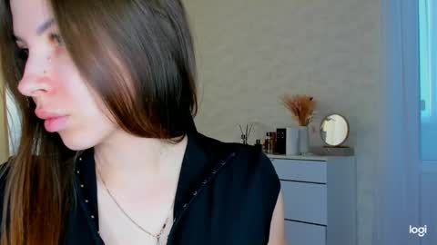 Snapshot of lunail chatting on 3, 5, 2026 lunail online show from 3, 5, 2026