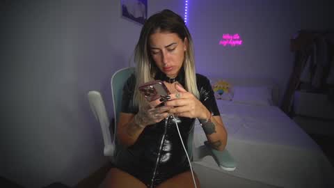 Laura online show from 10, 10, 2025