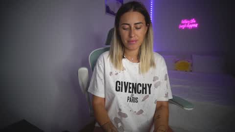 Laura online show from 28, 10, 2025