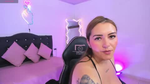 Snapshot of lunakitty_tay chatting on 21, 4, 2026 LUNA KITTY online show from 21, 4, 2026