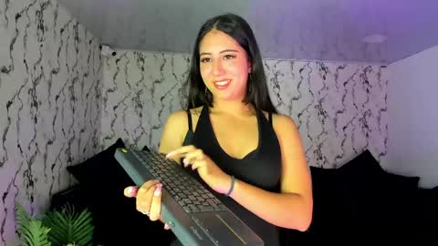 Snapshot of lunaliaa_ chatting on 15, 5, 2026 Lunalia online show from 15, 5, 2026