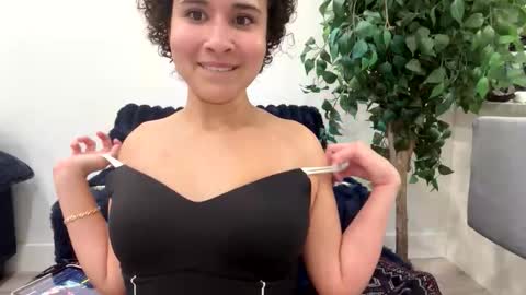 Snapshot of lunaloopzz chatting on 28, 4, 2026 lunaloopzz online show from 28, 4, 2026