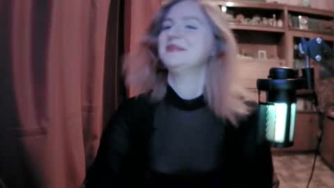 lunamystique_ online show from 5, 2, 2026