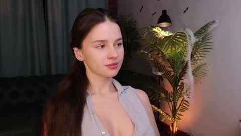 lunaolivia_ online show from 28, 10, 2025