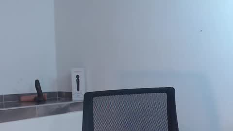 Snapshot of lunapalmer01 chatting on 6, 12, 2024 Julieth online show from 6, 12, 2024