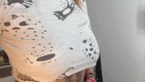 Snapshot of lunapalmer01 chatting on 18, 1, 2025 Julieth online show from 18, 1, 2025