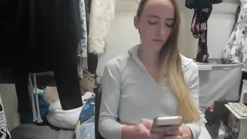 Snapshot of lunapixie2020 chatting on 17, 12, 2024 lunapixie2020 online show from 17, 12, 2024