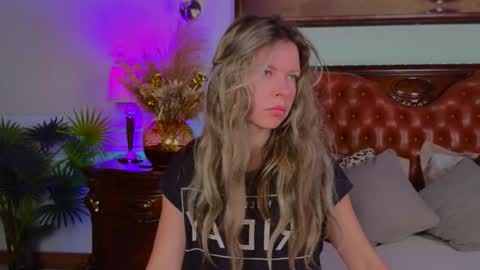 Luna Rishi online show from 10, 11, 2025