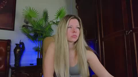 Luna Rishi online show from 13, 4, 2026