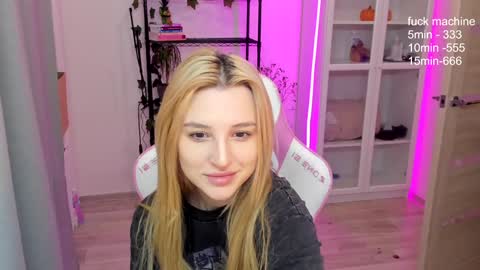 Snapshot of lunatale chatting on 10, 12, 2024 Kate online show from 10, 12, 2024