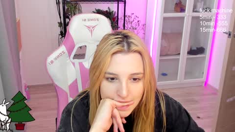 Snapshot of lunatale chatting on 10, 12, 2024 Kate online show from 10, 12, 2024
