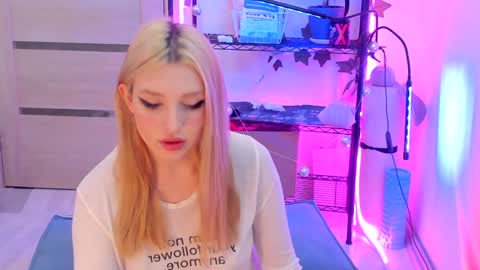 Snapshot of lunatale chatting on 21, 1, 2025 Kate online show from 21, 1, 2025