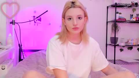 Snapshot of lunatale chatting on 27, 2, 2025 Kate online show from 27, 2, 2025