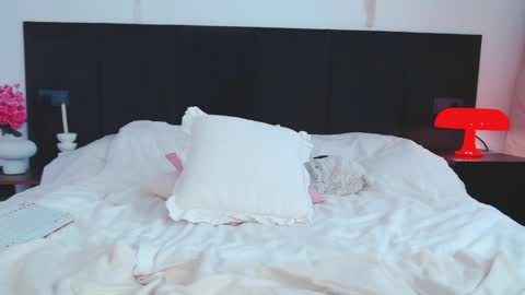 LunaticaBae online show from 11, 4, 2026