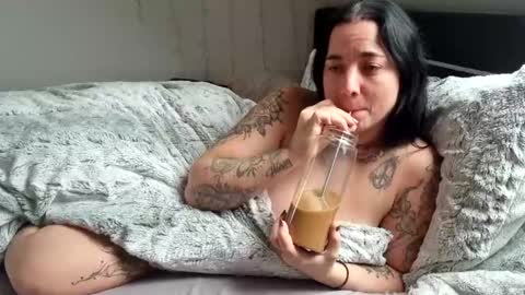 Snapshot of lunaticminx chatting on 22, 1, 2025 Luna powered by bitch dust online show from 22, 1, 2025