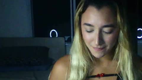 Snapshot of lunavelvvet chatting on 28, 7, 2026 lunavelvvet online show from 28, 7, 2026
