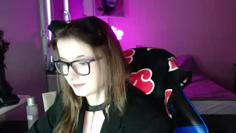 LunaXcherry online show from 9, 6, 2026