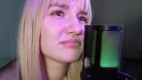 Snapshot of lunaxloverx chatting on 8, 10, 2025 LunaXLoverx online show from 8, 10, 2025