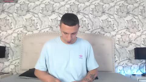 Snapshot of lunaykross chatting on 19, 4, 2026 Luna and Kian online show from 19, 4, 2026
